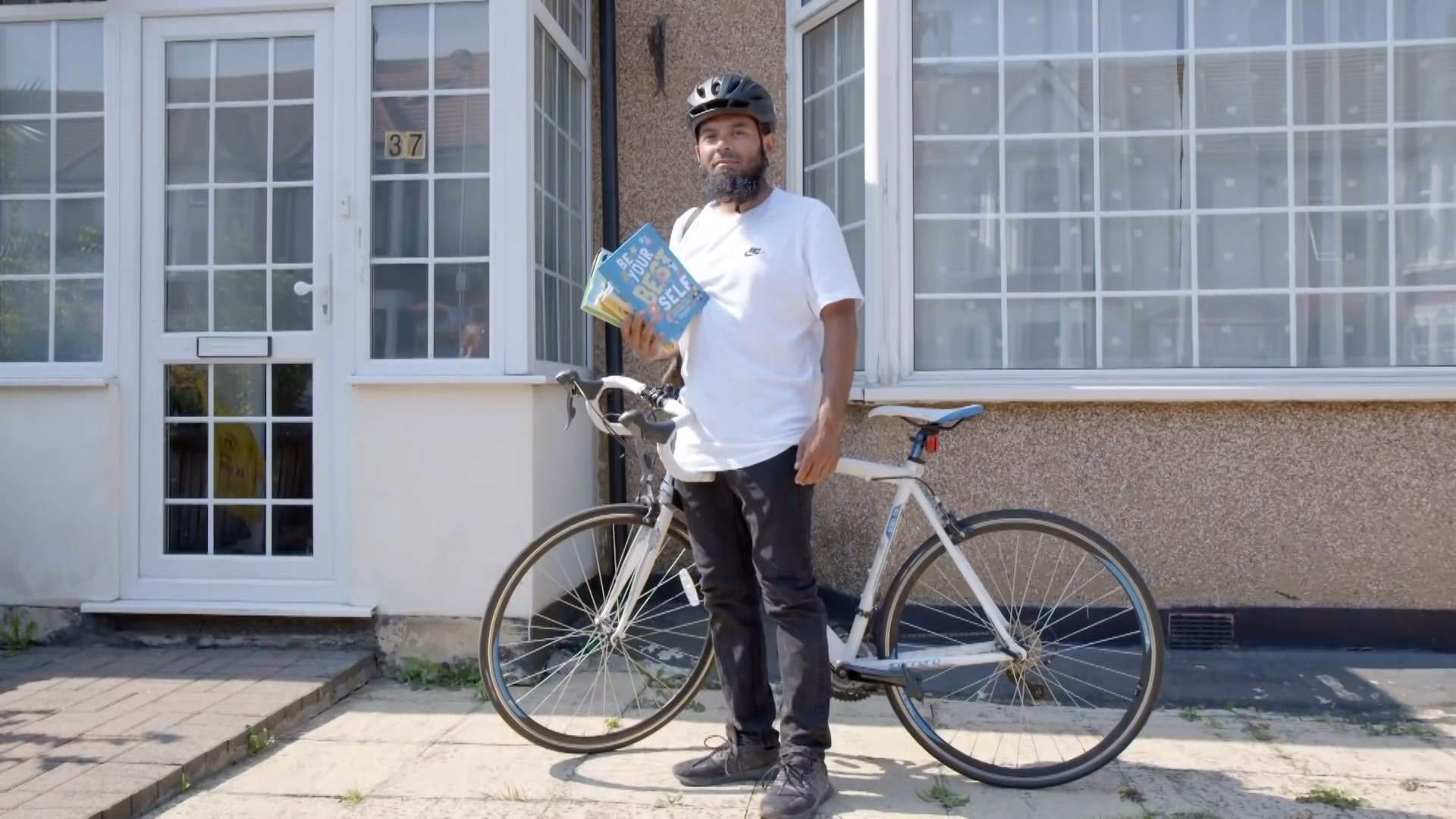 Emdad Rahman Delivers Books To The Vulnerable | Bookbike London